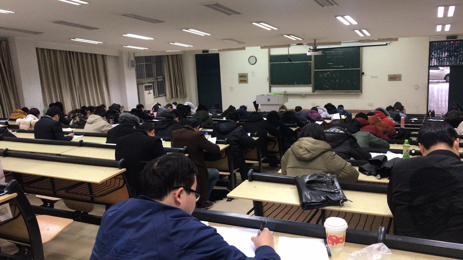 2011年成人学士学位外语考试工作的通知